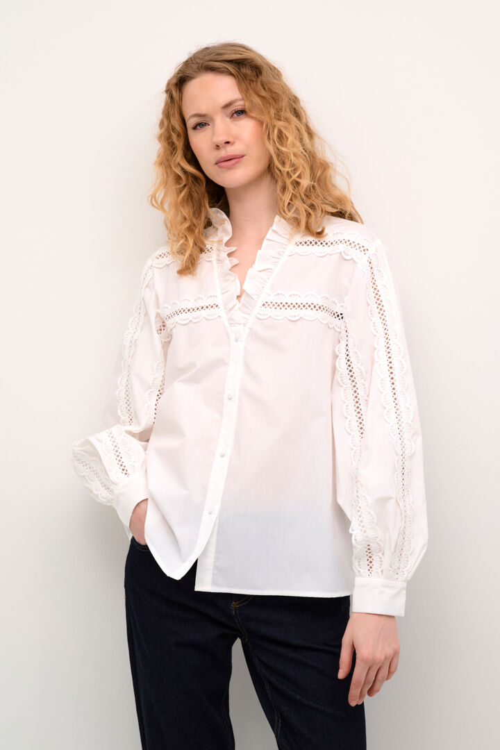 CULTURE Lio Iris Lace Blouse Off-White