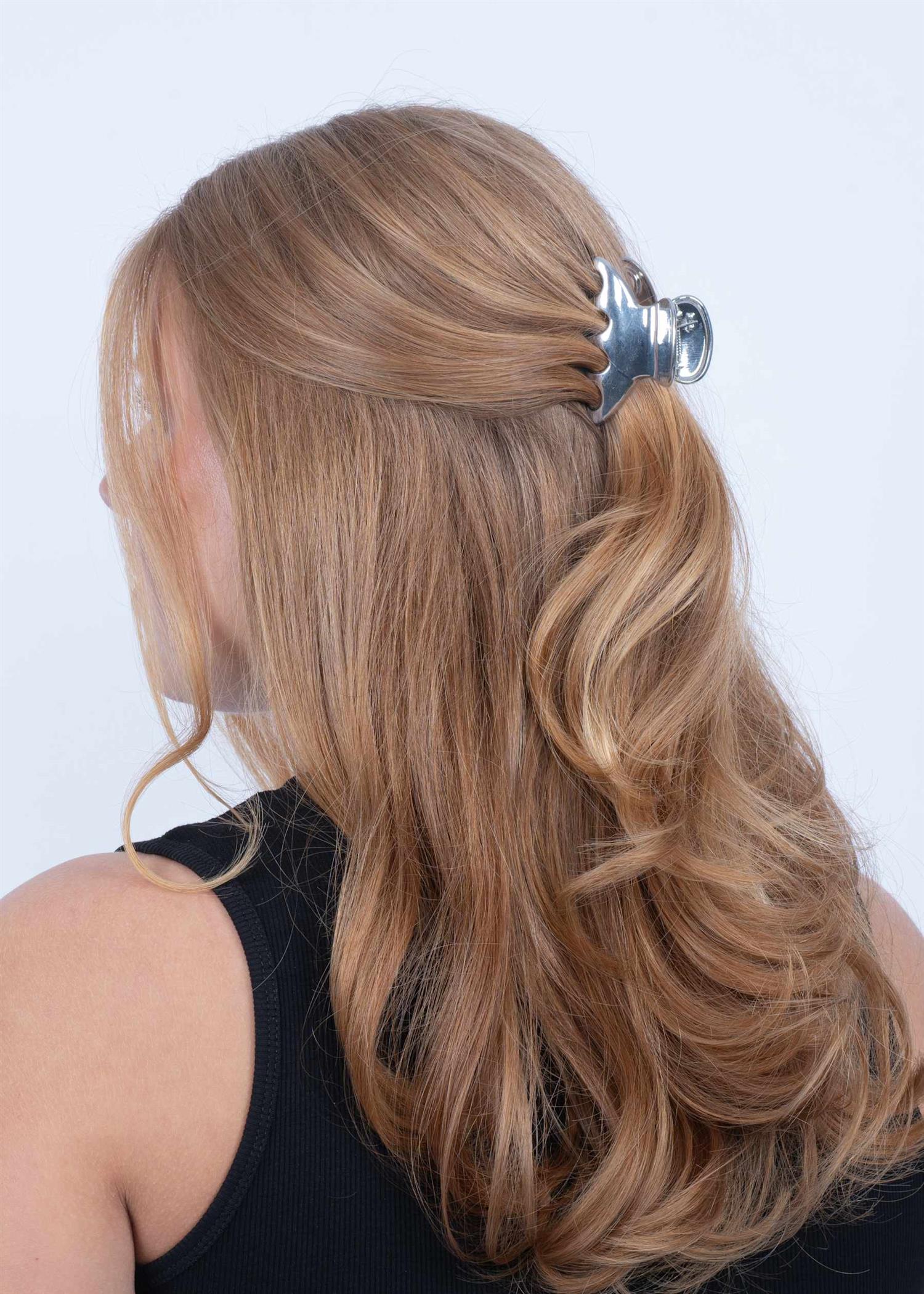 SUI AVA Glossy Hair Claw Silvery