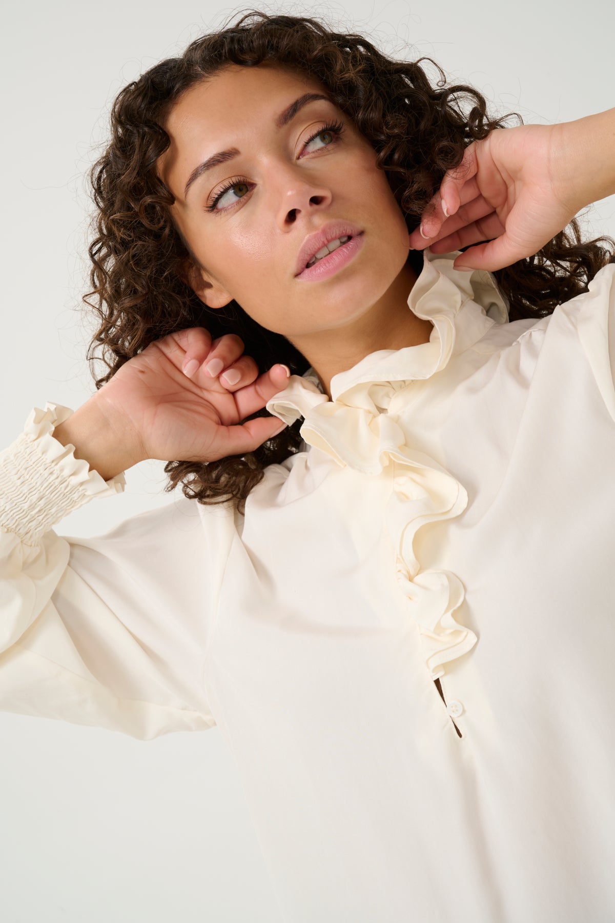 CULTURE Camusa Flounce Shirt Creme