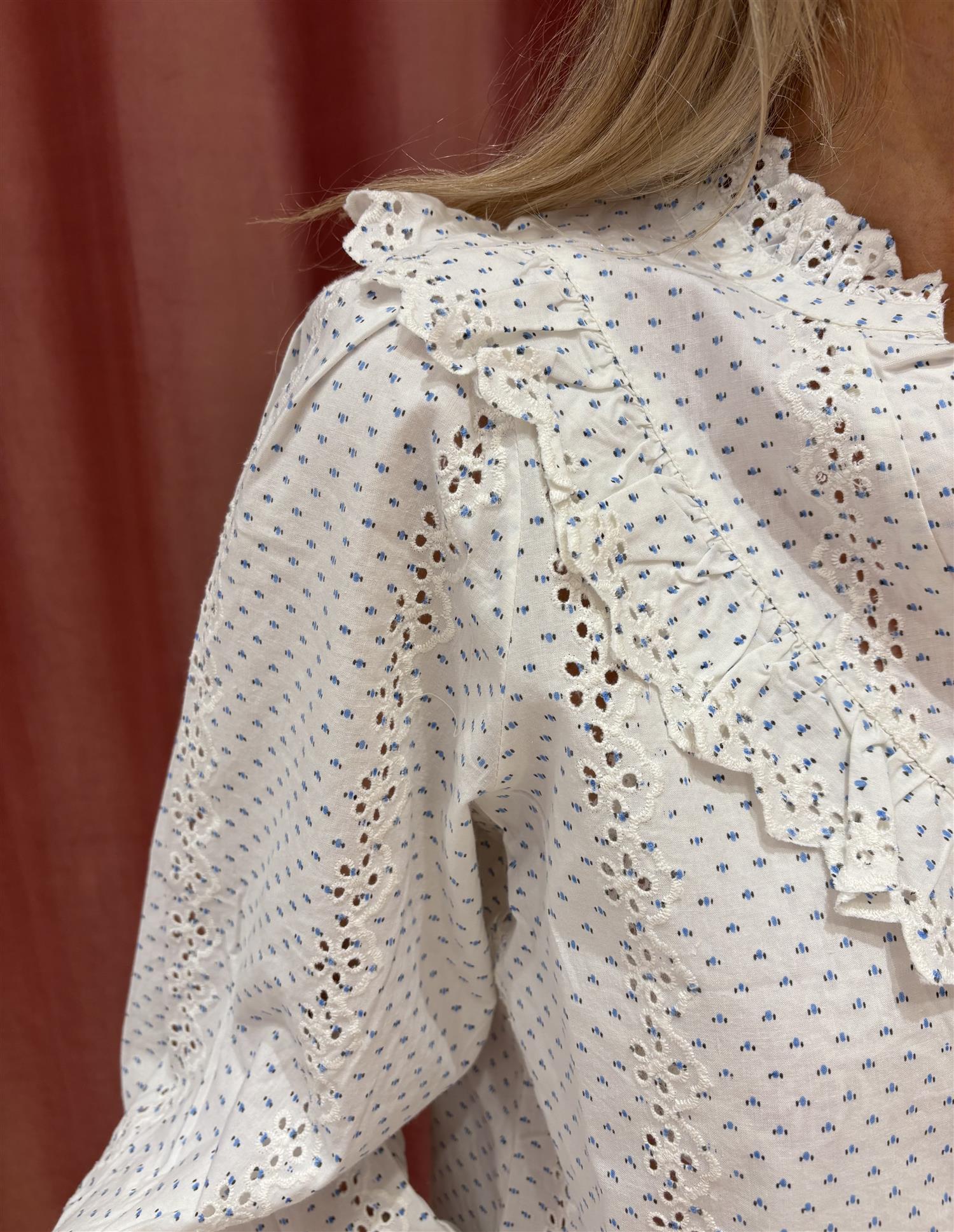 NEO NOIR Degas Embroidery Blouse Off-White
