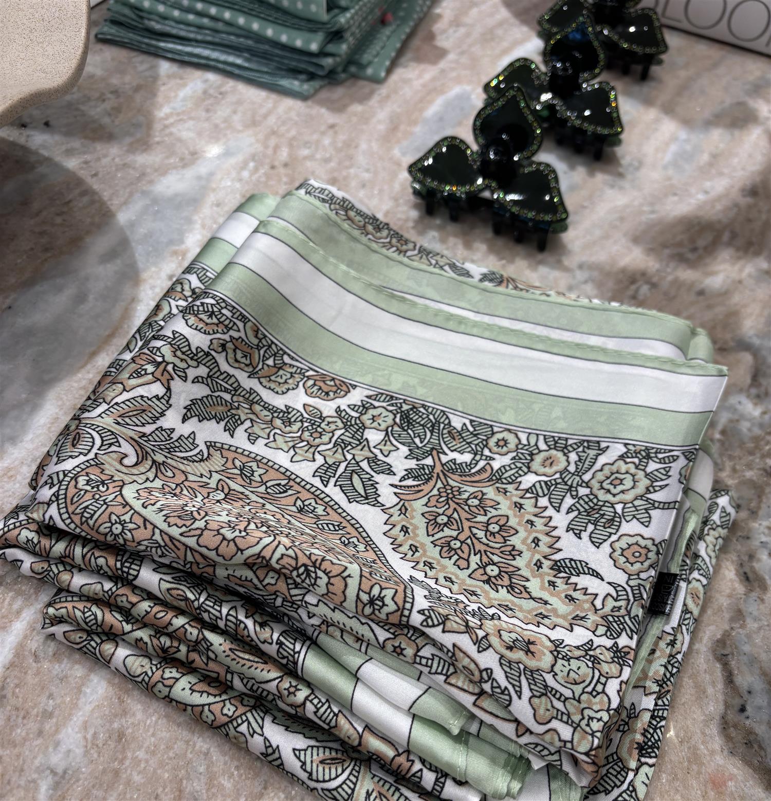 ENDLESS Bandana Silk Army - Farmor Ingvarda