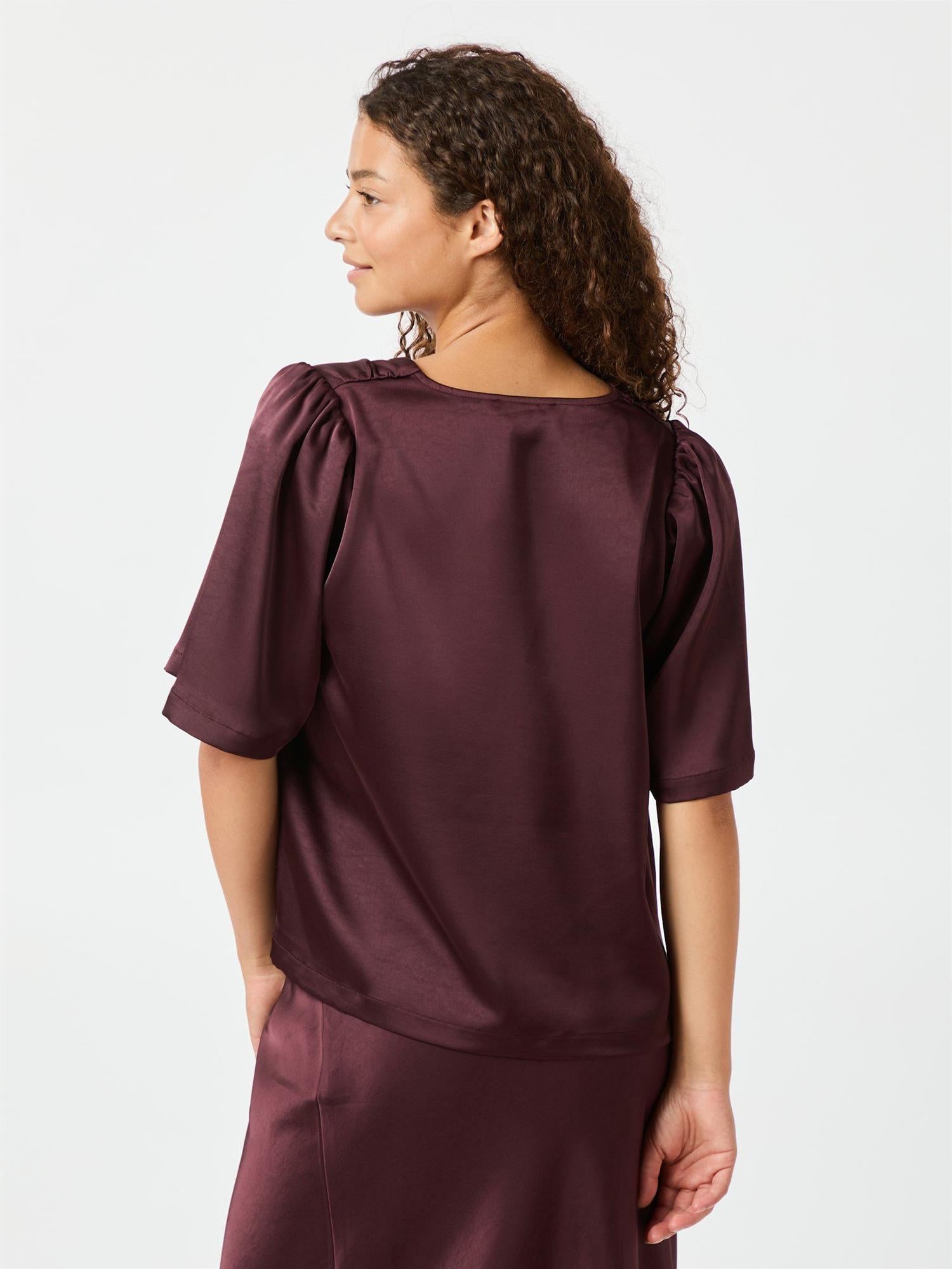 NEO NOIR Largo Heavy Sateen Blouse Burgunder