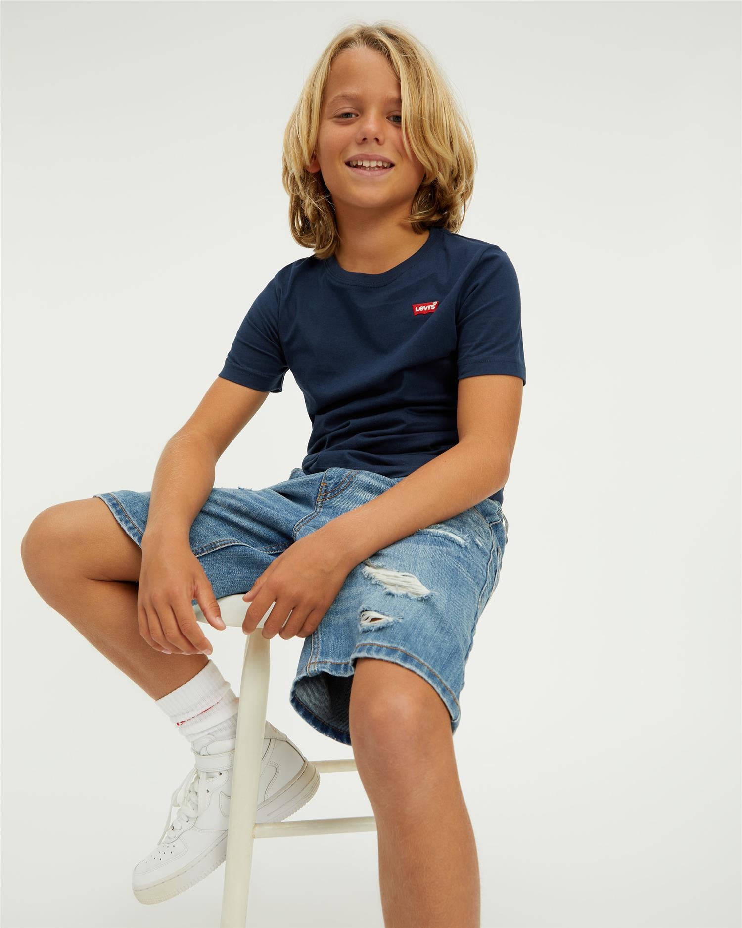 LEVIS 4-14ÅR T-skjorte m/liten logo Hvit - Farmor Ingvarda