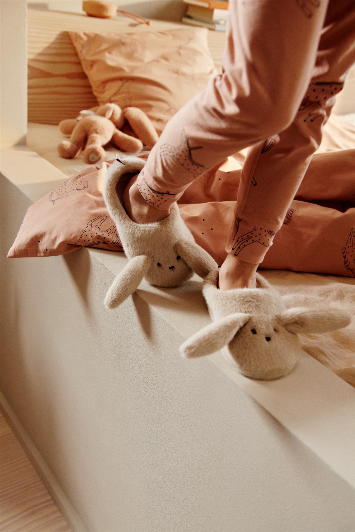 LIEWOOD Aviaja Bear Slippers Sand - Farmor Ingvarda