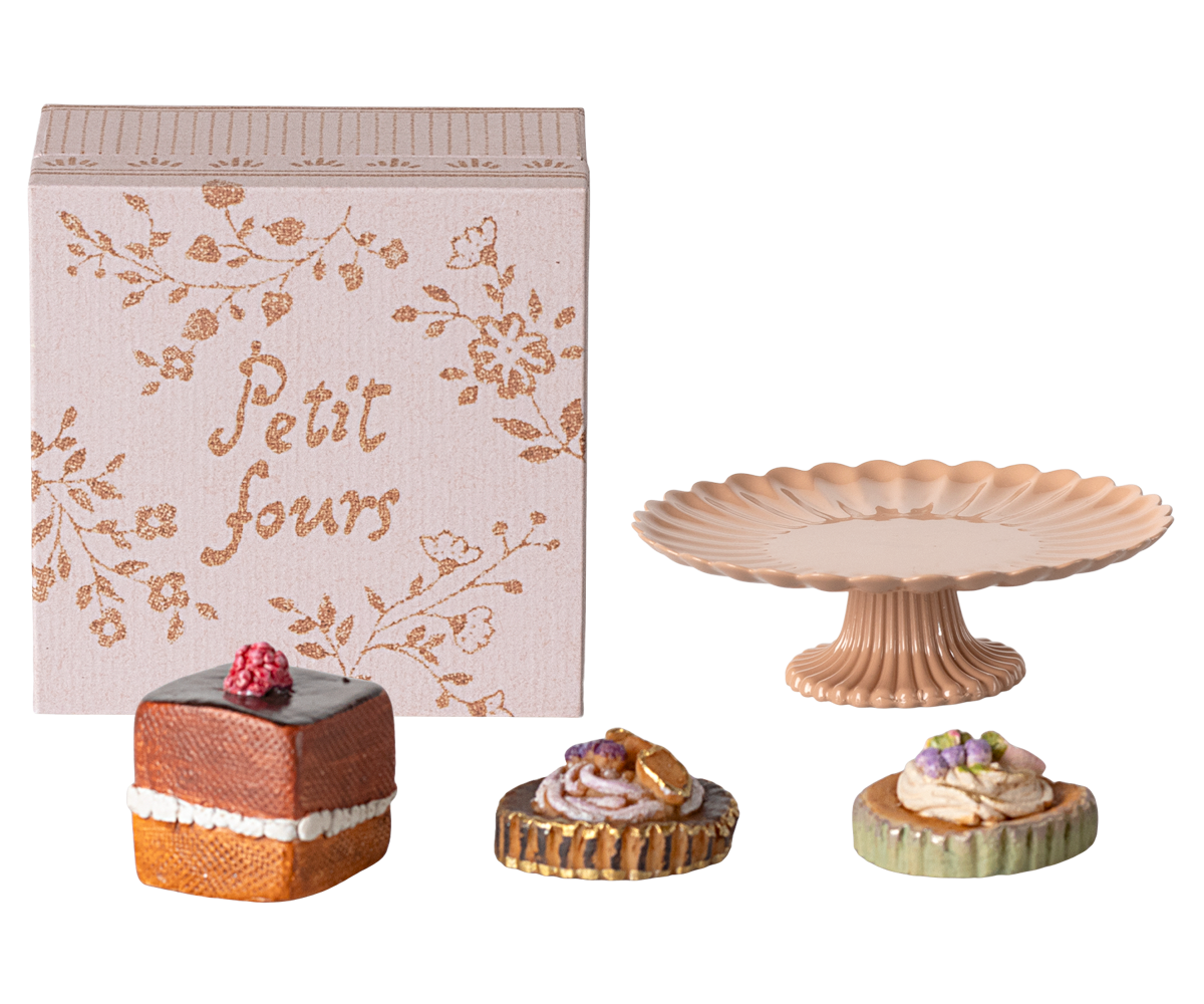 MAILEG Cakes and Cakestand,Mini - Farmor Ingvarda