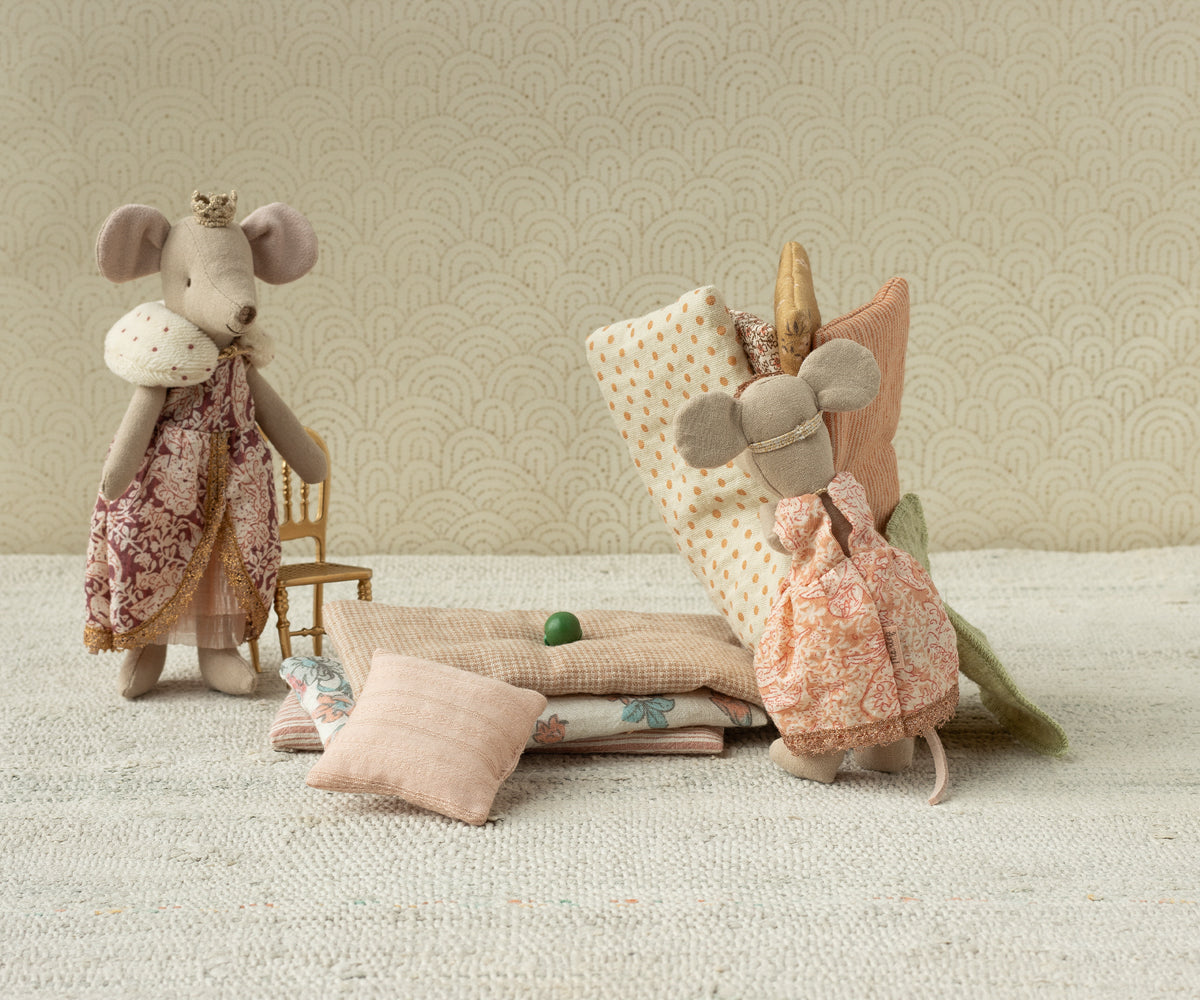 MAILEG Princess and the pea,Big sister mouse - Farmor Ingvarda