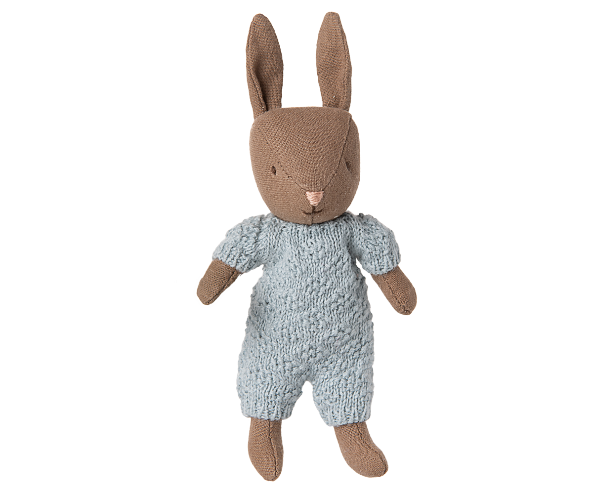 MAILEG Rabbit,Micro,Blue knitted suit - Farmor Ingvarda