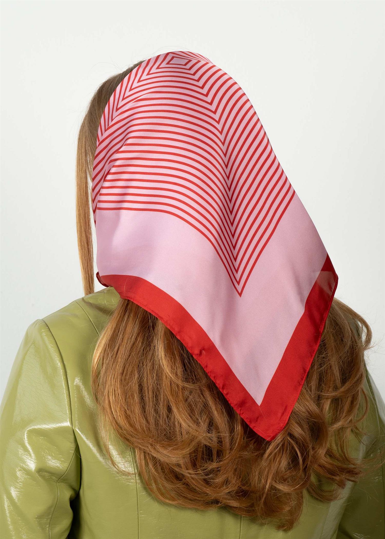 SUI AVA Classic Patterned Scarf Red - Farmor Ingvarda