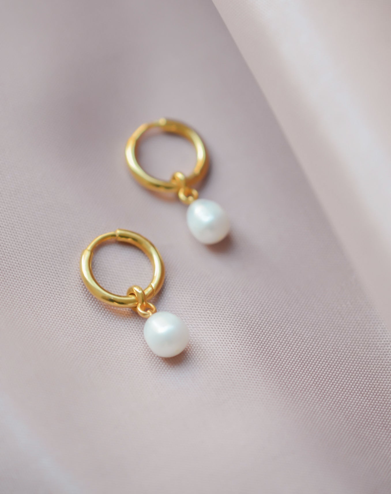SYSTER P Treasure Pearl Hoops Gull